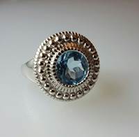 Inis Aran BlackberryStitch Ring Blue Topaz