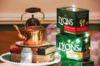 Image for Lyons Gold Blend Tea Bags 80s